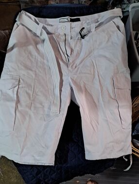 Nwot 40 Cargo